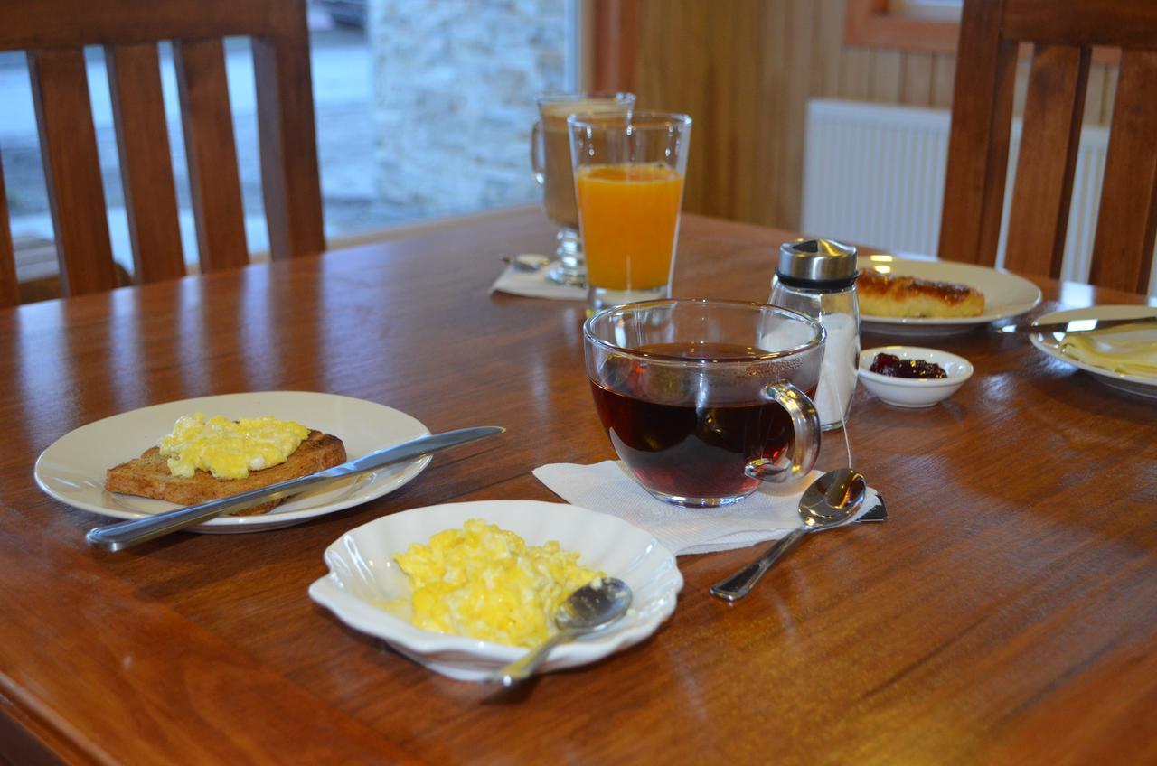 Hostal Camino De Santiago Puerto Natales Buitenkant foto