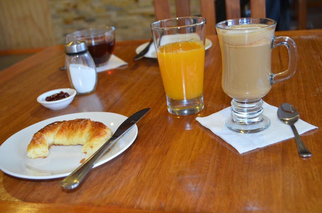 Hostal Camino De Santiago Puerto Natales Buitenkant foto